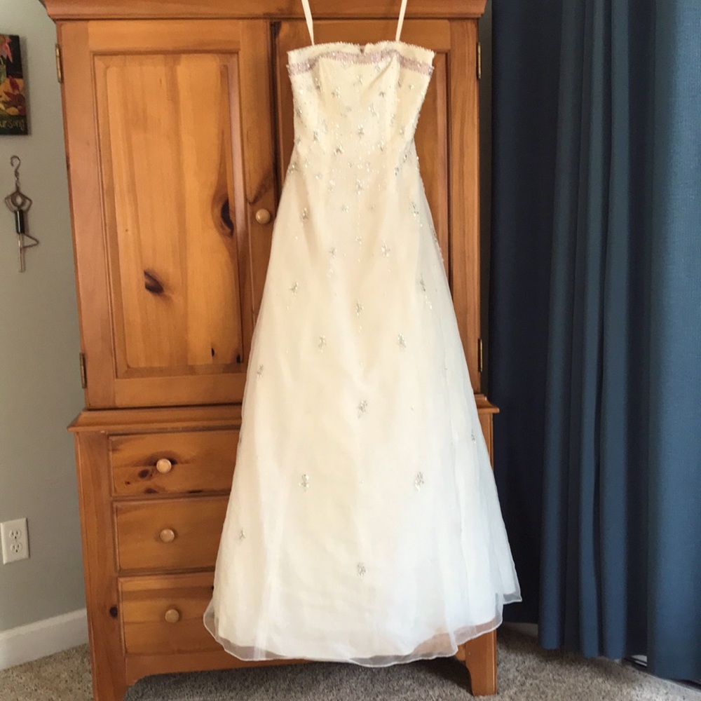 Cinderella dreams! Vintage Mari Lee beaded gown, cream, size 11 Junior.